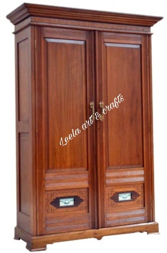 WOODEN ANTIQUE ALMIRAH