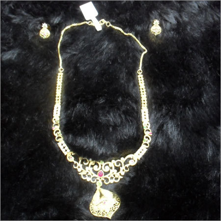 Golden Gold Plates Necklace Set