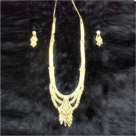 Golden Gold Plates Necklace Set