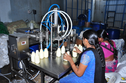 Semi Automatic Liquid Filling Machines