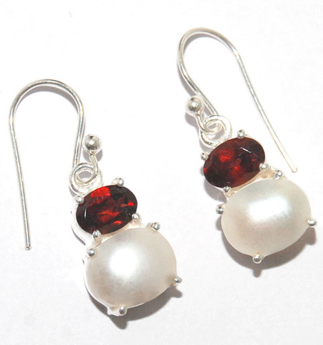 Pearl Earrings Gender: Female