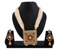 Red Diva Antique Designer Pearl Pendant Necklace Earrings Set