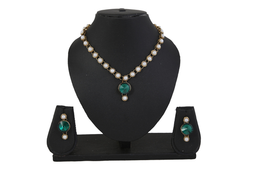 Diva Emerald Simulant Green Stone Pearl Necklace Set Gender: Women