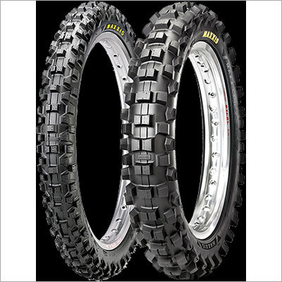 Maxxcross SI - Rubber 2-Ply, Multiple Sizes | Self-Cleaning Tread, Race-Proven Compound, Soft & Intermediate Traction