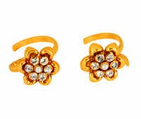 Adoreva Premium Quality  Gold Plated Alloy Pearl Antique Look Toe Rings For Women Weight: 5 Grams (g)