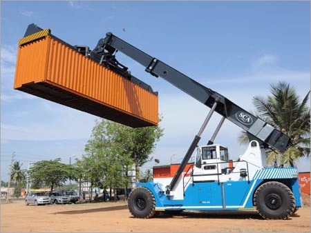 Reach Stackers 5 High Power Source: Diesel Engine