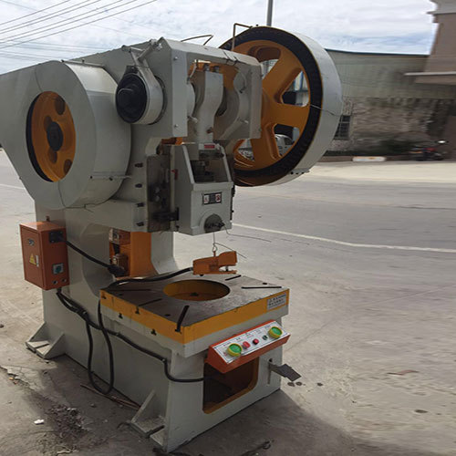Riviting Machine