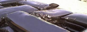 Bitumen Paint - High Viscosity, Black Color | Waterproofing, Corrosion Prevention, Chemical Stability, Long Shelf Life, Brush/Roller Application