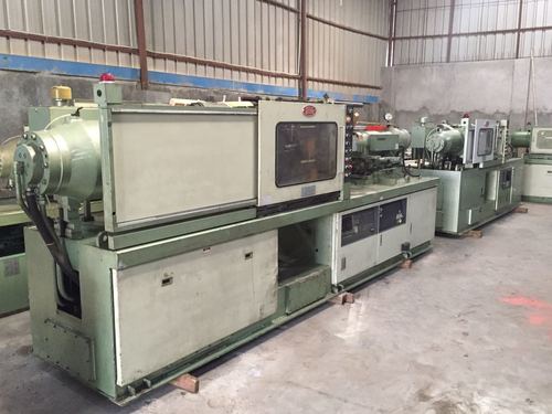 Automatic Injection Molding Machine