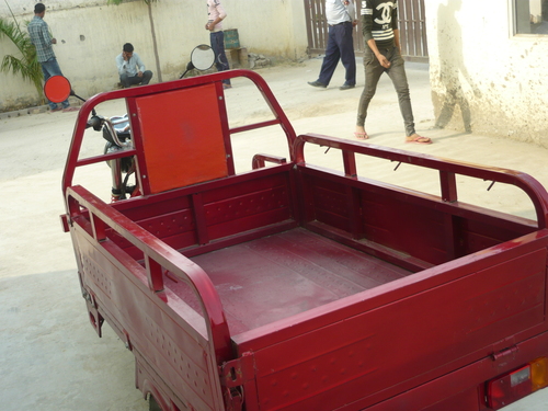 E Rickshaw Loader