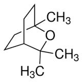 Cineole Chemical Density: 922 Kilogram Per Cubic Meter (Kg/M3)