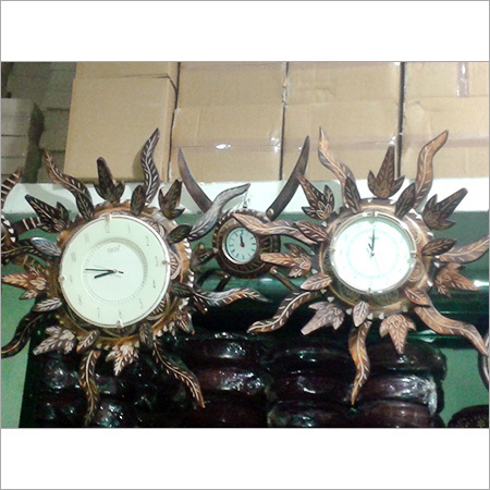 Metal Wall Clocks - Round Shape, Polished Finish, 500-1500 Grams | Eye-Catching Design, Moisture & Dust Resistant, Elegant Decor