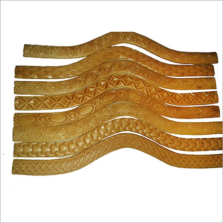 Wooden Molding - Polished Wood, Various Attractive Designs | Pest Resistant, Durable, Immaculate Finishing, High Wear Resistance