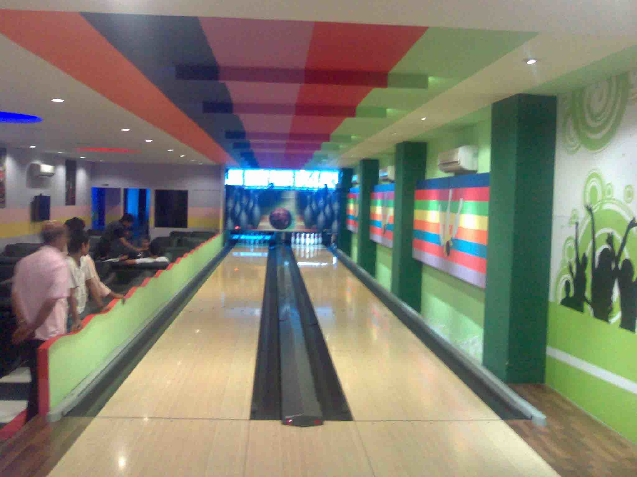 NEW Mini Bowling Alley