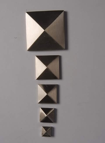 Brass Fancy Pyramid Mirror Cap