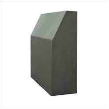 RCC Kerb Stone - RCC Material, Various Dimensions , Smooth Finish in Gray, Curved Shape for Roadside Applications
