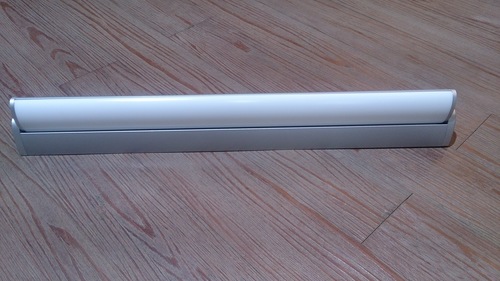 LED TUBE LIGHTS