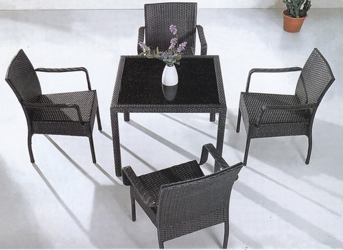 Knit Style 2 Wicker Outdoor Coffee Set