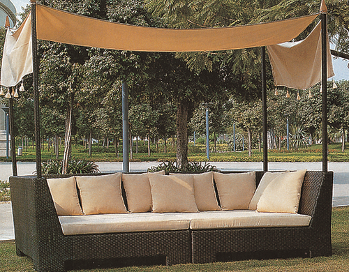 Wicker Sun Loungers & Day Beds