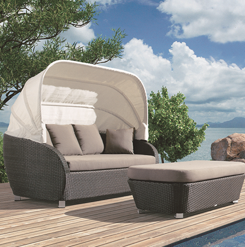 Wicker Sun Loungers & Day Beds