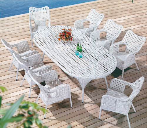Snowy Style Outdoor Wicker Dining Table Set