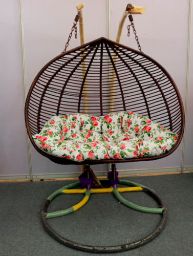 Double Seater Style Outdoor Wicker Hanging Chair Carpenter Assembly