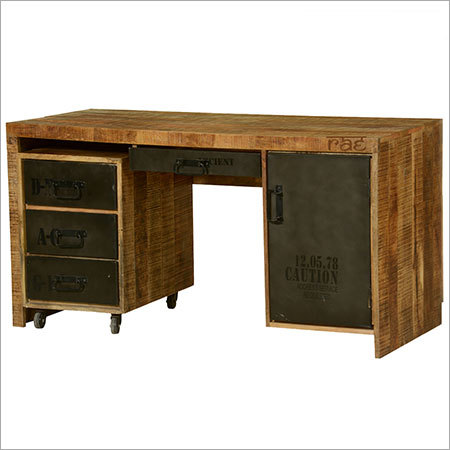 Living Room Computer Table