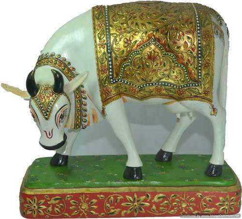 Beautiful Wooden Cow Statue For Home Decoration.