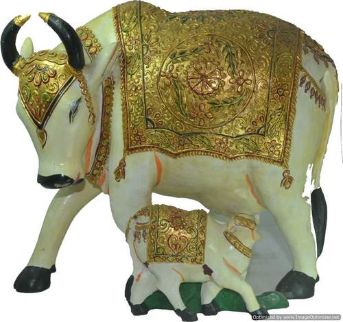 Beautiful Wooden Cow Statue For Home Decoration.