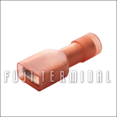 Nylon fully insulated female disconnectors with easy-entry reinforce sleeve