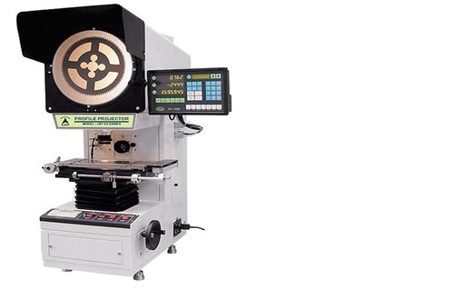 Profile Projector With Digital Data Processor