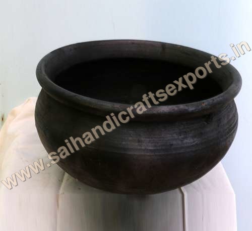 Figurine Black Clay Pots