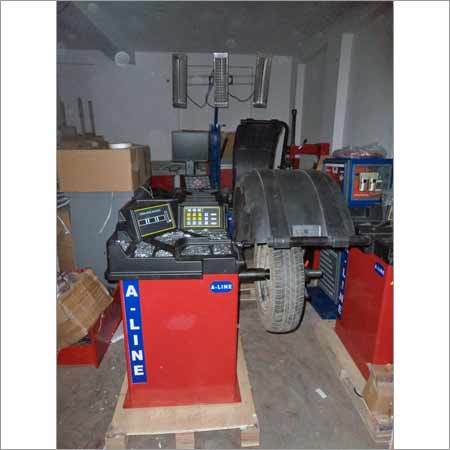 Wheel Balancer Machine