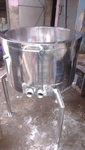 S.S. Double Walled Tank With Spider Legs