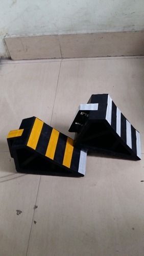 Black And Yellow Rubber Wheel Chowk With Reflective Tape