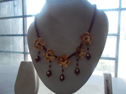 Gold Foil Nackless