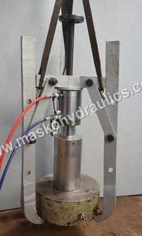 Hydraulic Bearing Gear Puller - Application: Removal Of Bearing/gears From Shafts In Automotive