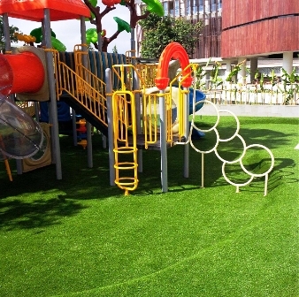 GARDEN ARTIFICIAL GRASS - Wood Material, 25mm Pile Height | UV Resistant, Child & Pet Friendly, Easy Installation, Maintenance Free
