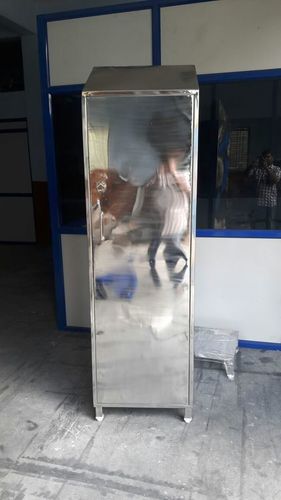 Garment cupboard