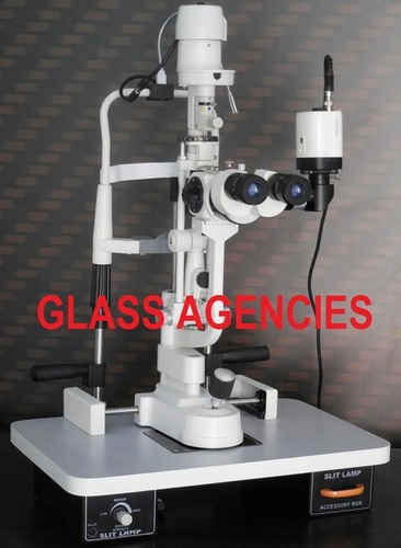 Slit Lamp Haag Streit Type Three Step with Camera - 50x40x70 cm, White, LED Light Source, Variable Magnification, Integrated Camera, Durable Design