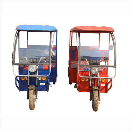 Rechargeable Electric Rickshaw