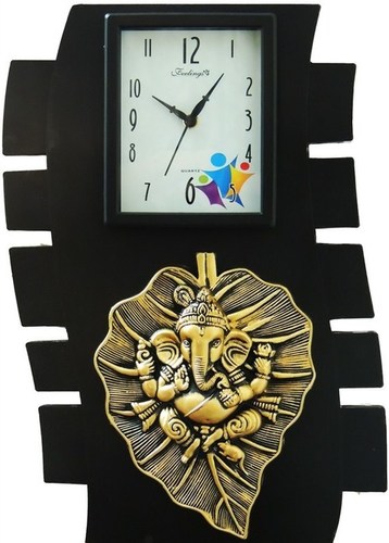 Leaf Ganesh Wall Clock Gender: Unisex