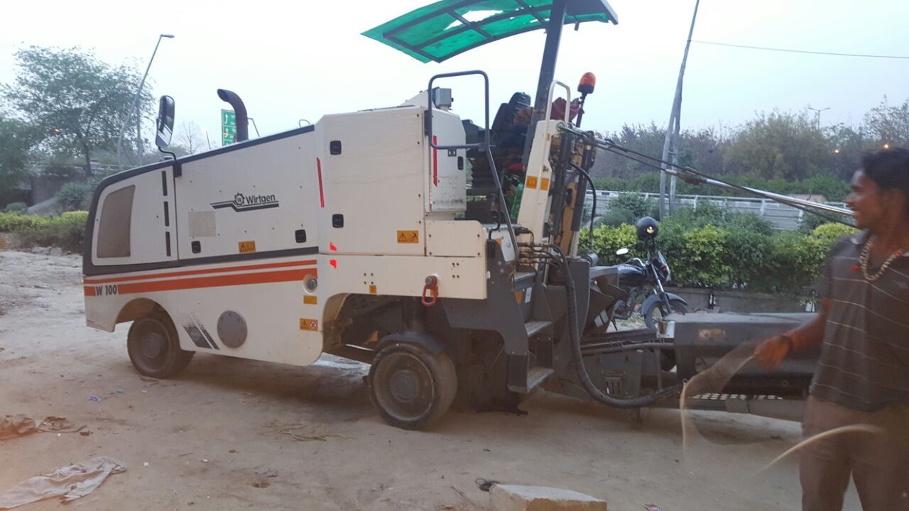 Road Milling Machine on Rent