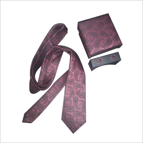 Stylish Tie With Cufflinks