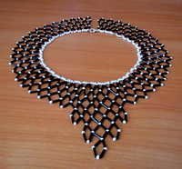 Beaded Necklace Set Gender: Women