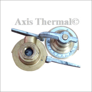 Precise Control Oil Valve - Premium Grade Material, Variable Size, Yellow Finish | Smooth Functionality, Durable Design, International Quality Standards