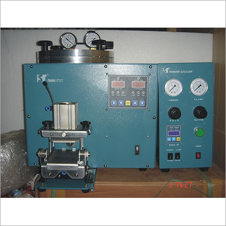 Vacuum Wax Injector With Auto Clamp