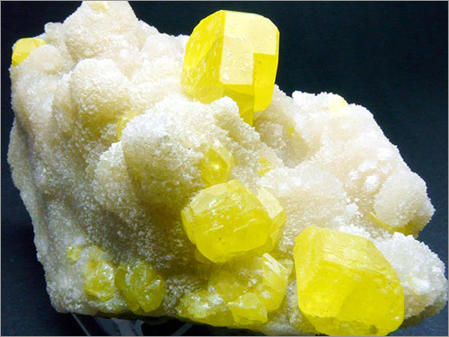 Sulphur Lumps