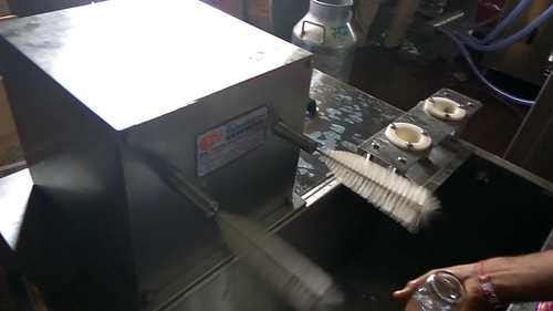 Bottle Brushing Machine