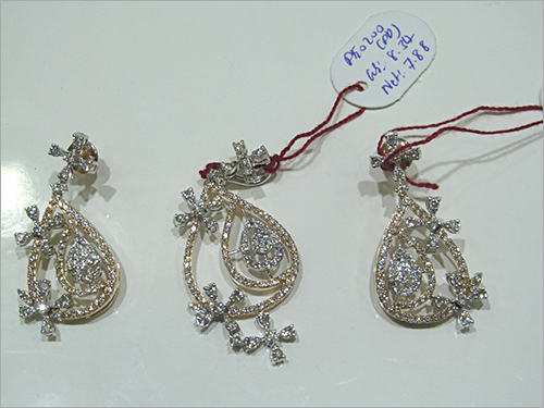 Fancy Diamond Pendant Set